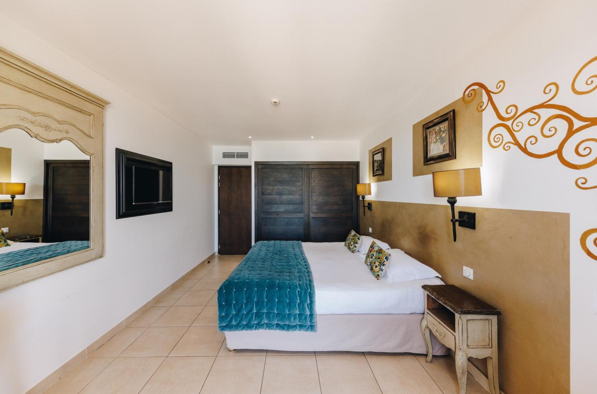 Hotel Liberata & Spa LʼÎle-Rousse Habitación foto
